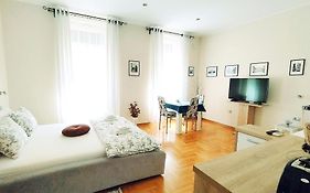 Lavender - City Room With Free Parking